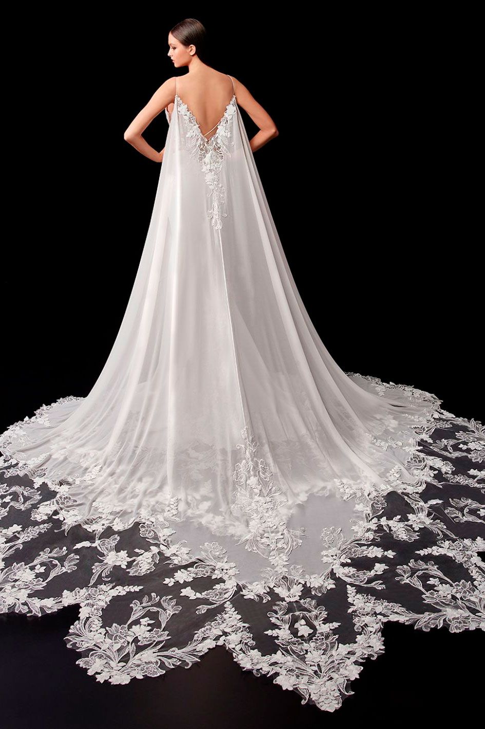 Enzoani 2021 Pro PearlCape Bac Web 1064 1418 80 int s c1