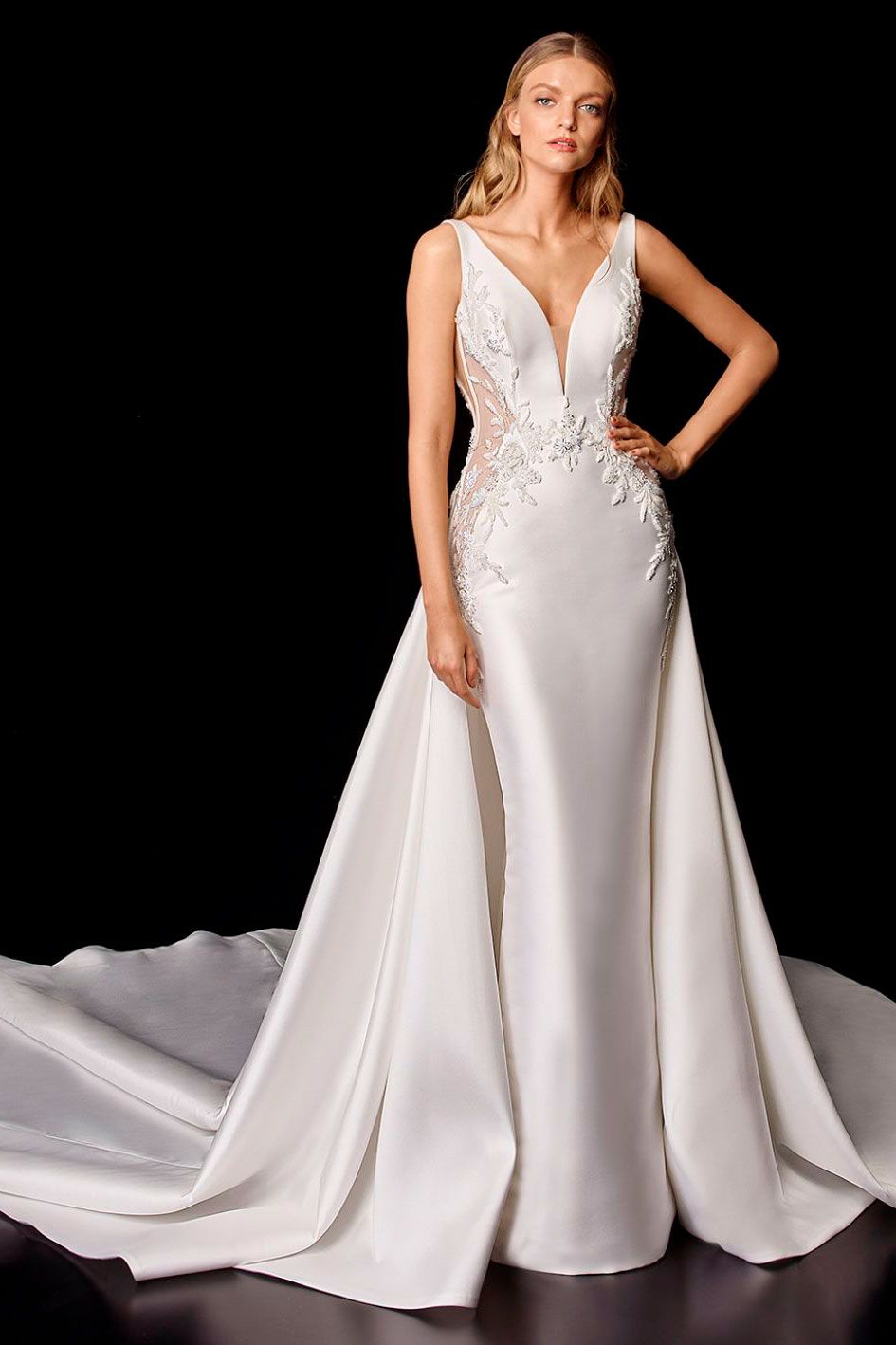 Enzoani 2021 Pro Petrina Fro Web 1064 1418 80 int s c1