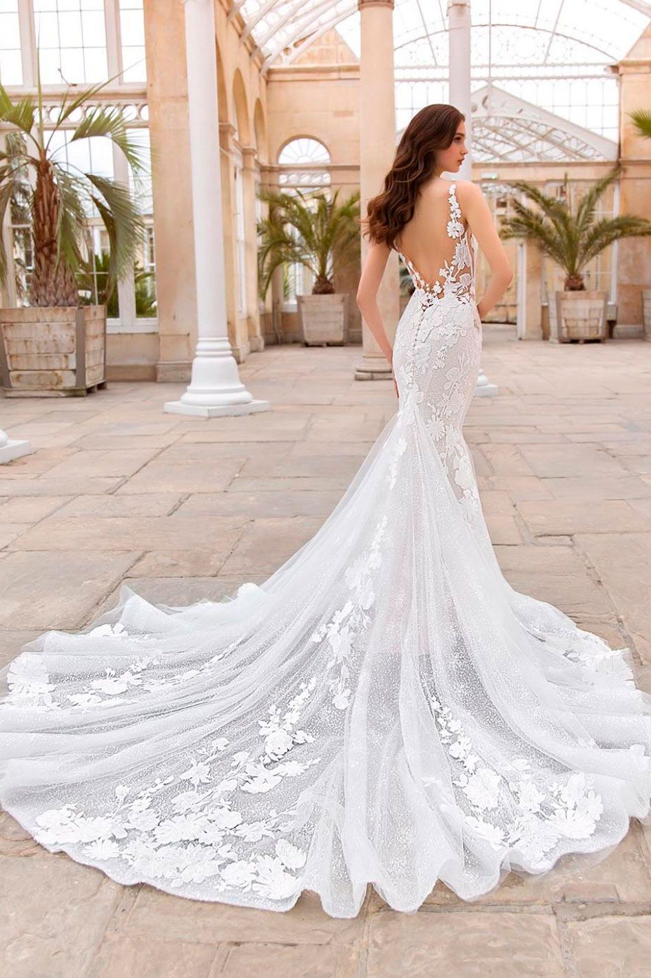 Enzoani 23 Pro SORAYA Bac Web 1064 1418 80 int s c1